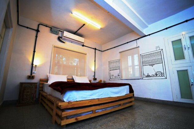 Lostouse - Photo2