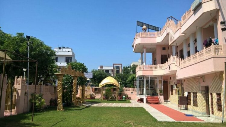 Mahal-Dormitory Foreigner/Indian