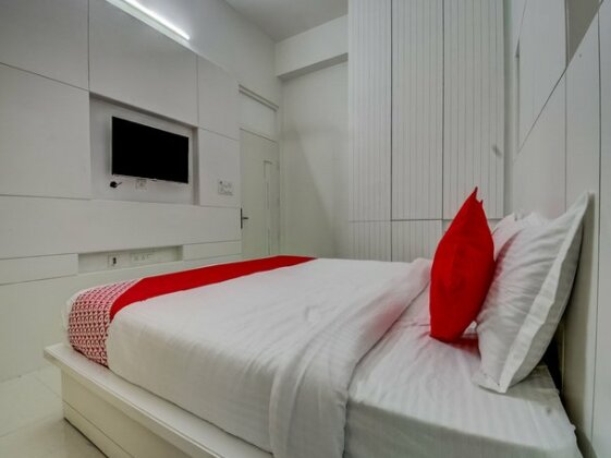 OYO 16624 Grande Azure - Photo2