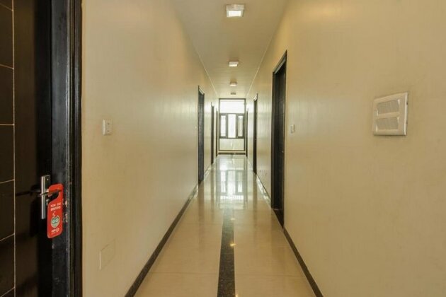 OYO Rooms Nirman Nagar - Photo2