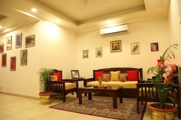 Saket Inn - Photo2