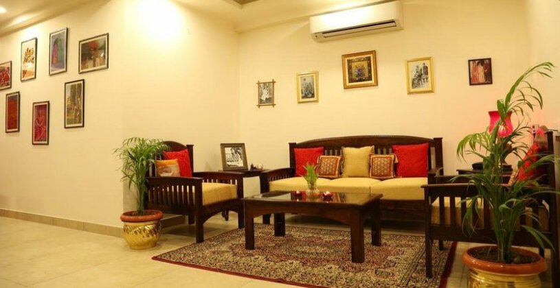 Saket Inn - Photo3