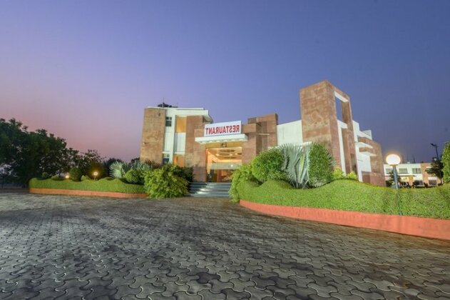 Shivam Resort And Hotel - Photo2