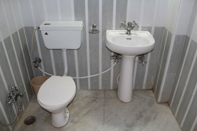 Dylan Cafe and Guest House - Photo2