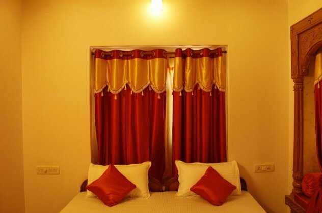 Dylan Cafe and Guest House - Photo5