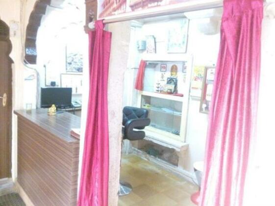 Hotel Shri Giriraj Palace - Photo2