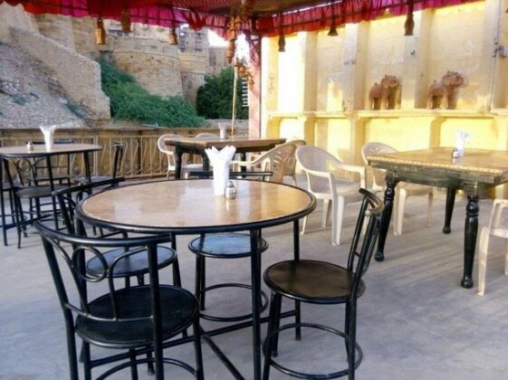 Hotel Shri Giriraj Palace - Photo4