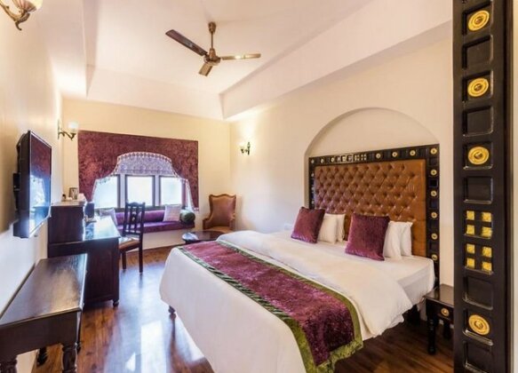 Sairafort Sarovar Portico - Photo5