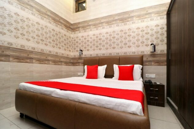 OYO 18478 Hotel Max - Photo2