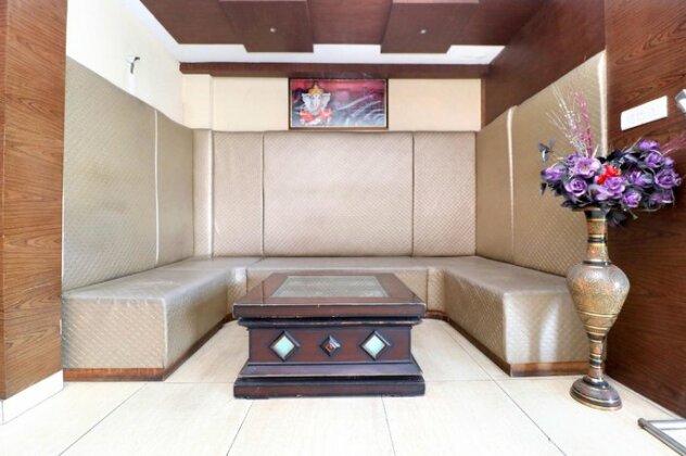 OYO 24650 Hotel Bombay Regency - Photo4
