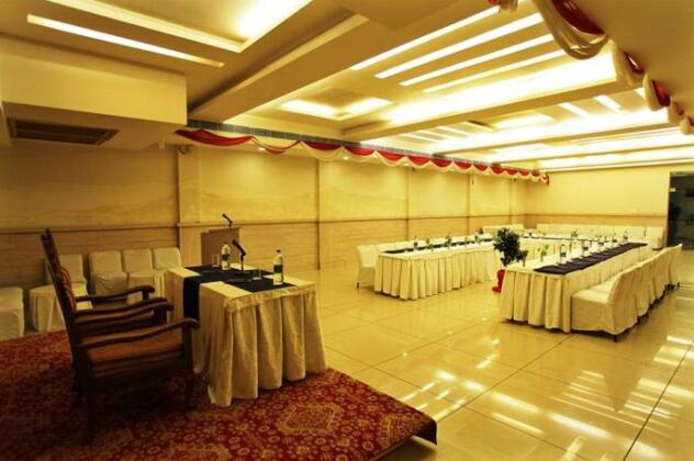 Country Inn & Suites By Radisson Jammu - Photo5