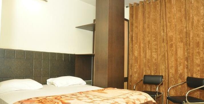 Hotel Glacier Inn - Photo4