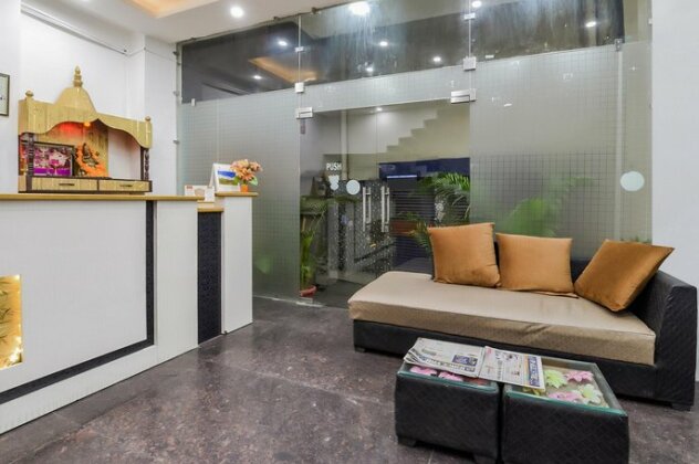 OYO 23599 Hotel Superstar - Photo3