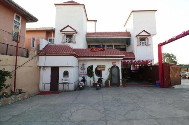 OYO 30467 Sheela Resort - Photo2