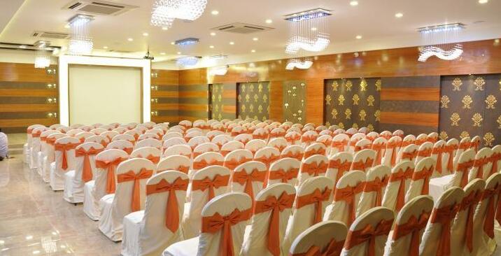 Hotel Celebration Jamnagar - Photo4