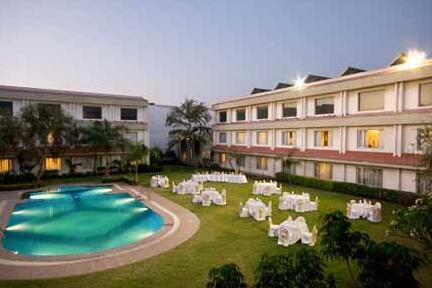 Hotel Express Residency Jamnagar - Photo2