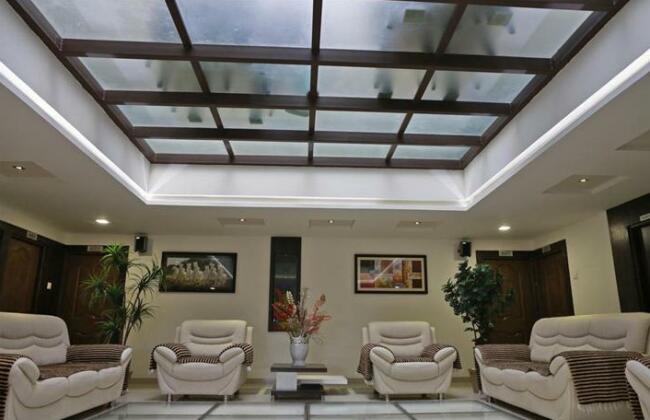 Hotel J R Avezika Comfort - Photo4