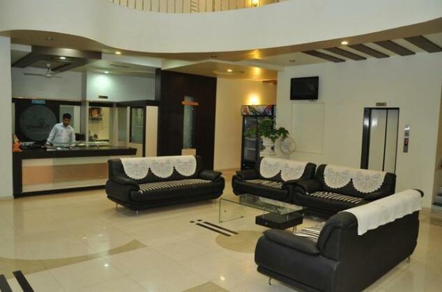 Hotel Keshwara's Residency - Photo2