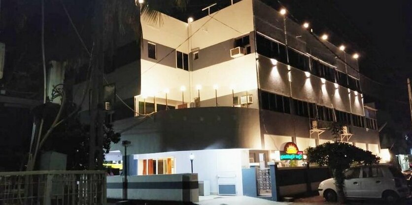 Hotel Ravi Residency