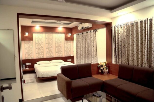 Hotel Regency Jamnagar - Photo2