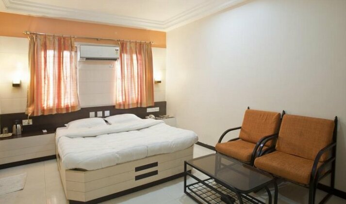 Hotel Regency Jamnagar - Photo3