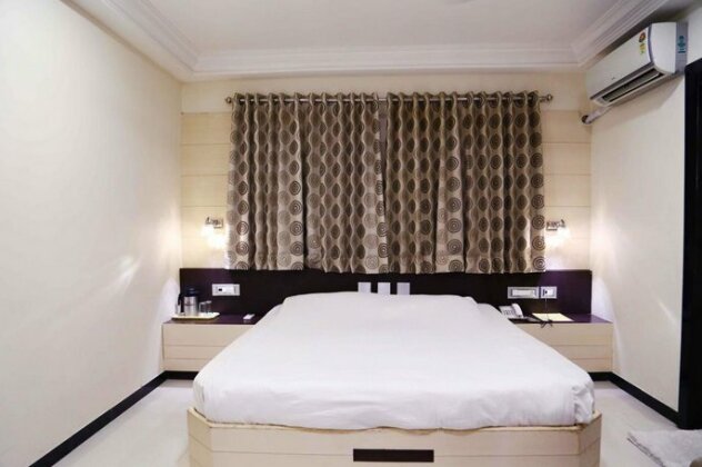 Hotel Regency Jamnagar - Photo4