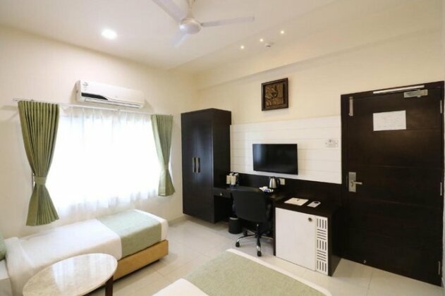 Hotel Royal Stay Jamnagar - Photo2