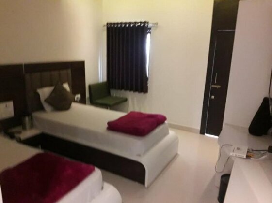 Hotel Trimurti Jamnagar - Photo2