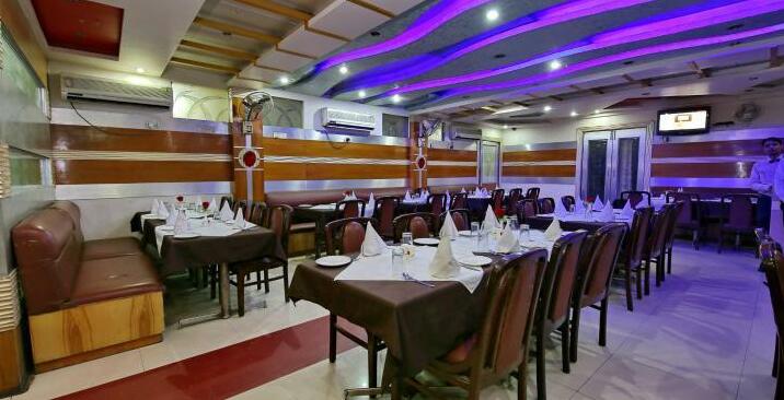 OYO 28071 Hotel Prakash Regency - Photo4