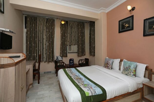 OYO 10326 Hotel The Indra INN - Photo2