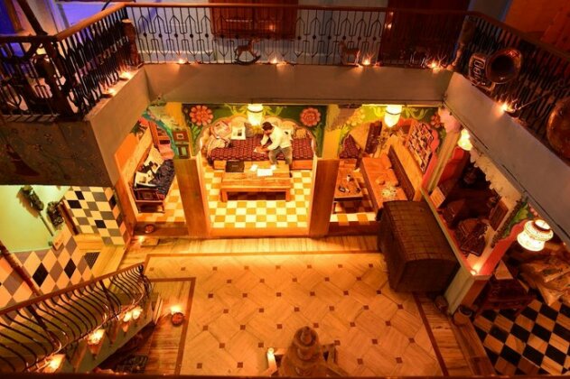 Yogis Guest House - Photo2