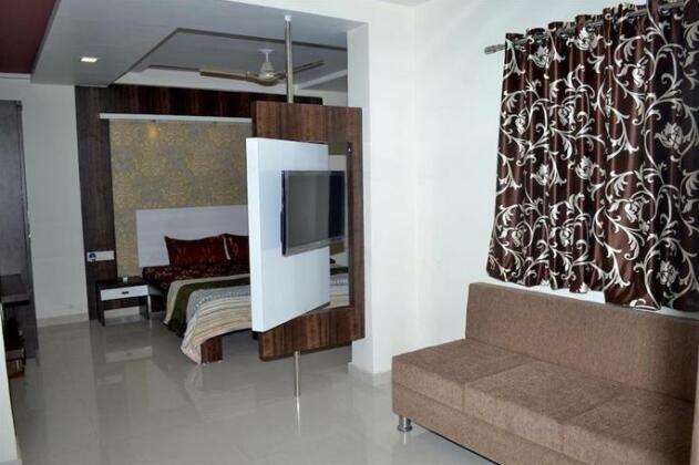 Hotel Sapphire Junagadh - Photo5