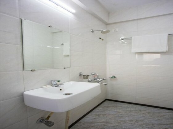 OYO 11512 Hotel Kedari Residency - Photo4