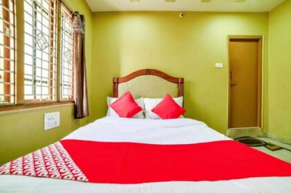 OYO 65103 Hashmi Residency