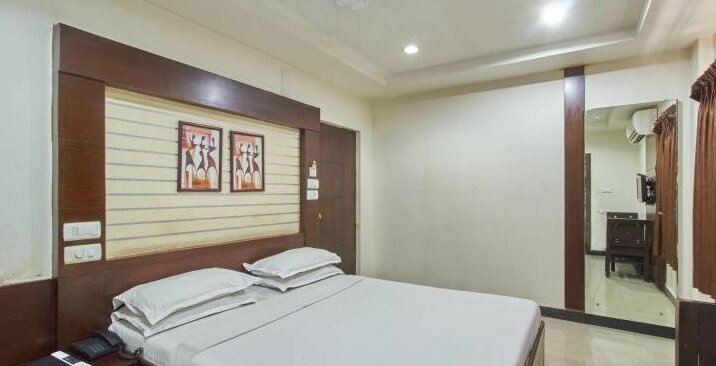 Hotel RL Grand - Photo2