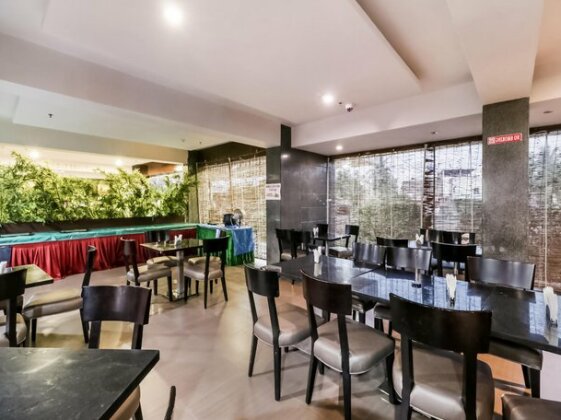 OYO 37001 The Regency Hotel - Photo3