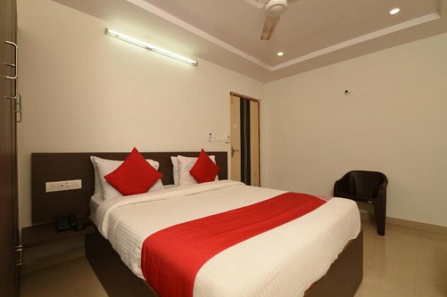 OYO 40770 Sai Priya Residency - Photo2