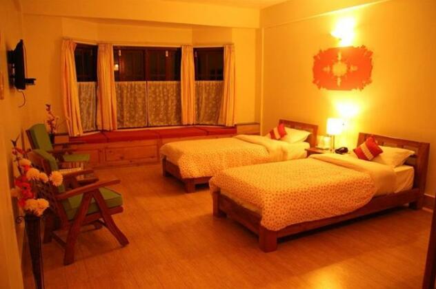 The Pink Door Hotel - Photo5