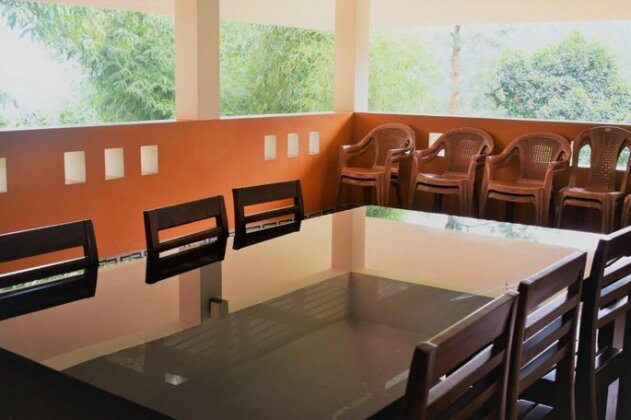 3 Hills County Homestay - Photo5