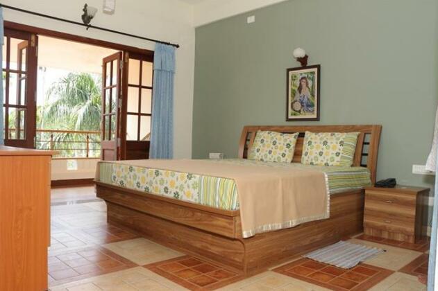Misty Meadows Hotel - Photo4