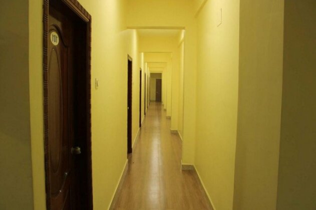 Hotel Adhi Residency - Cleanliness & Friendliness Room VL Vardharaja Temple - Photo5