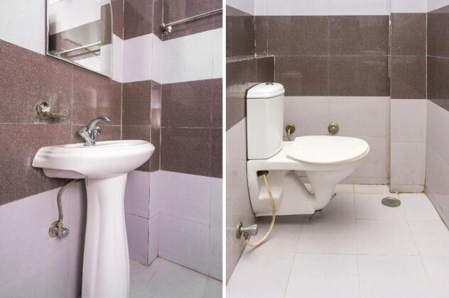 OYO 67010 Hotel Jamwal - Photo4