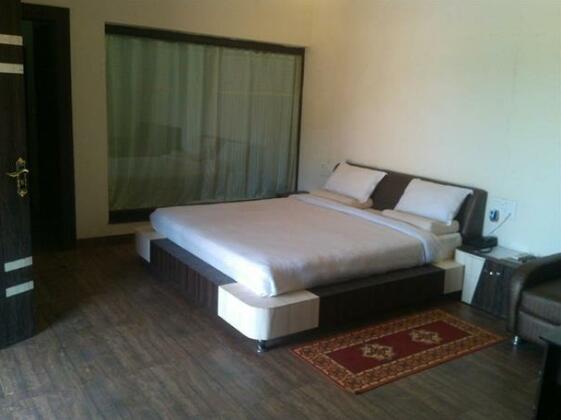 Kingfisher Resort - Photo3