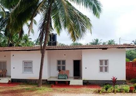 Satin Sand Beach Resort - Photo3