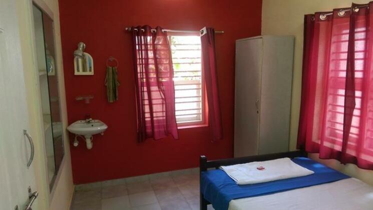 Sun n Tan Beach Home - Photo5