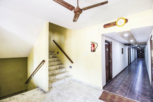 FabHotel Mayfair Inn - Photo2