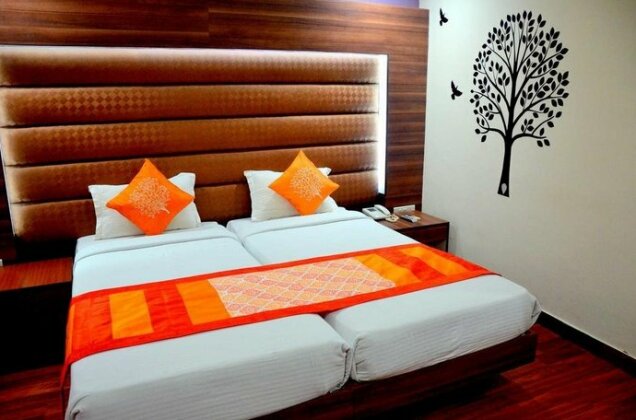Geetika Galaxy Hotel - Photo4