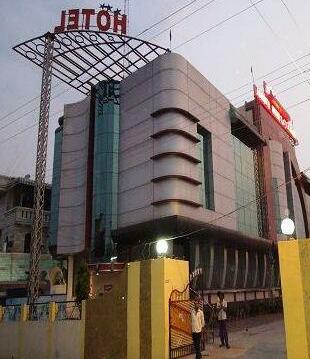 Hotel Manoj International - Photo2