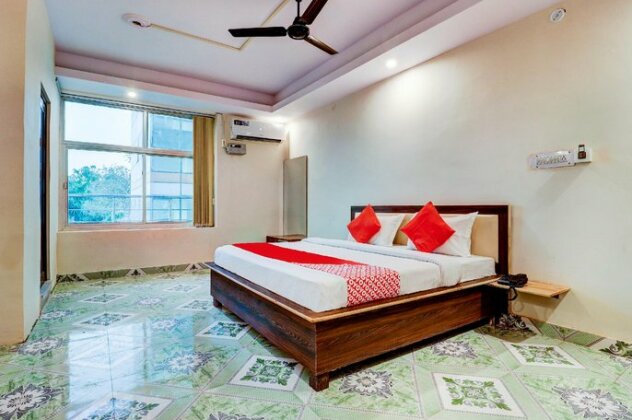 OYO 26159 Hotel Radiance - Photo5