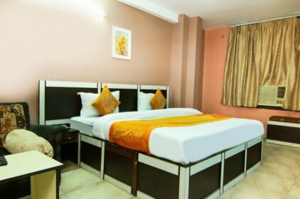 OYO 9307 Home Stay Hotel Nirmal Palace